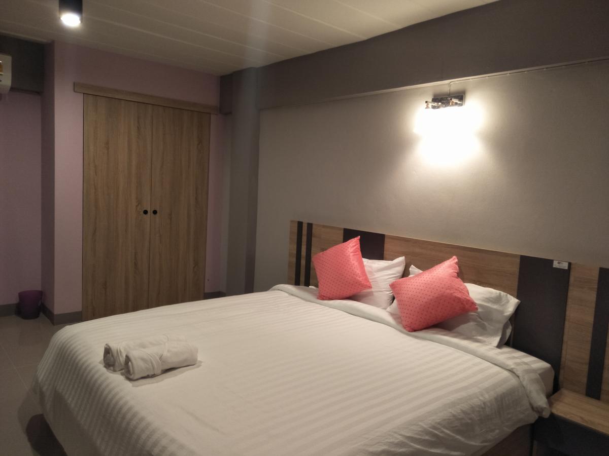 Rinrada Place Hotel Ubon Ratchathani Exterior foto