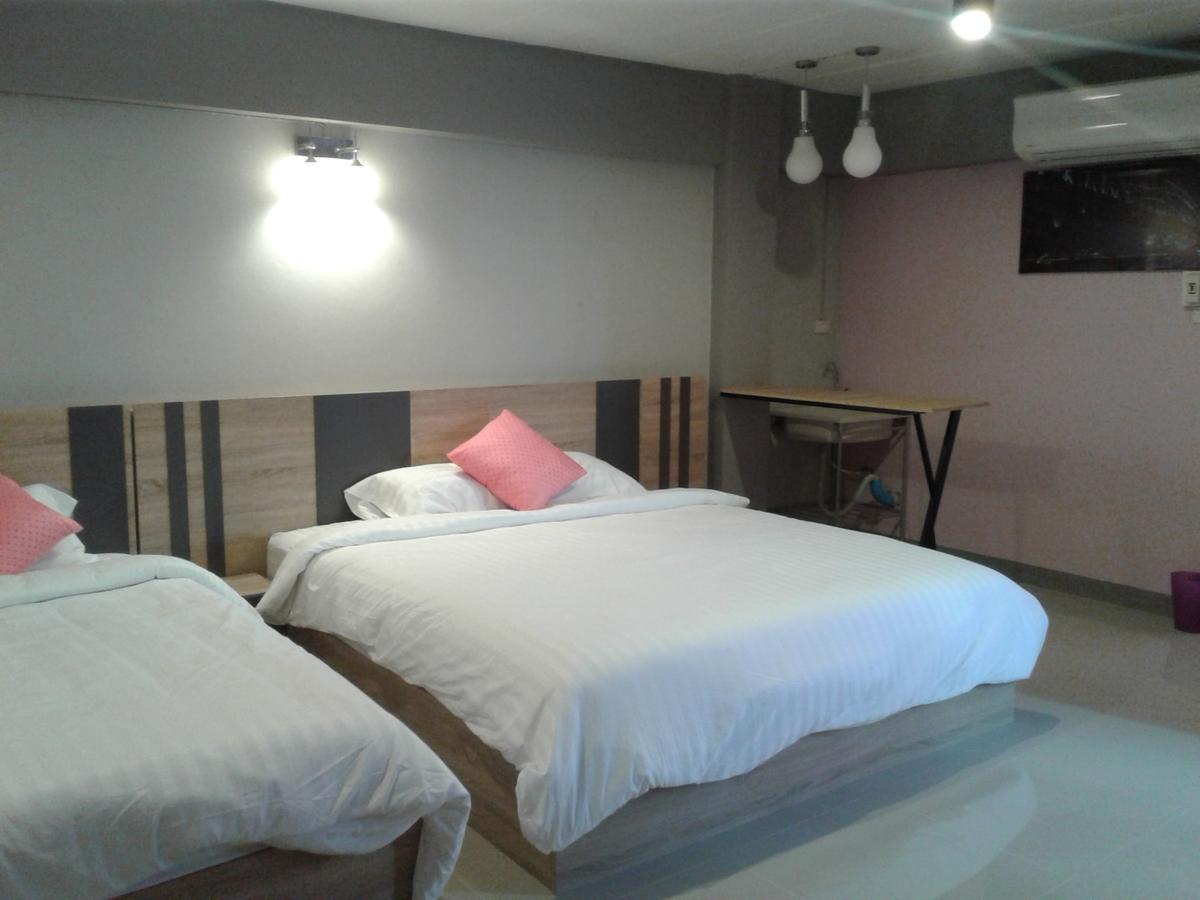 Rinrada Place Hotel Ubon Ratchathani Exterior foto
