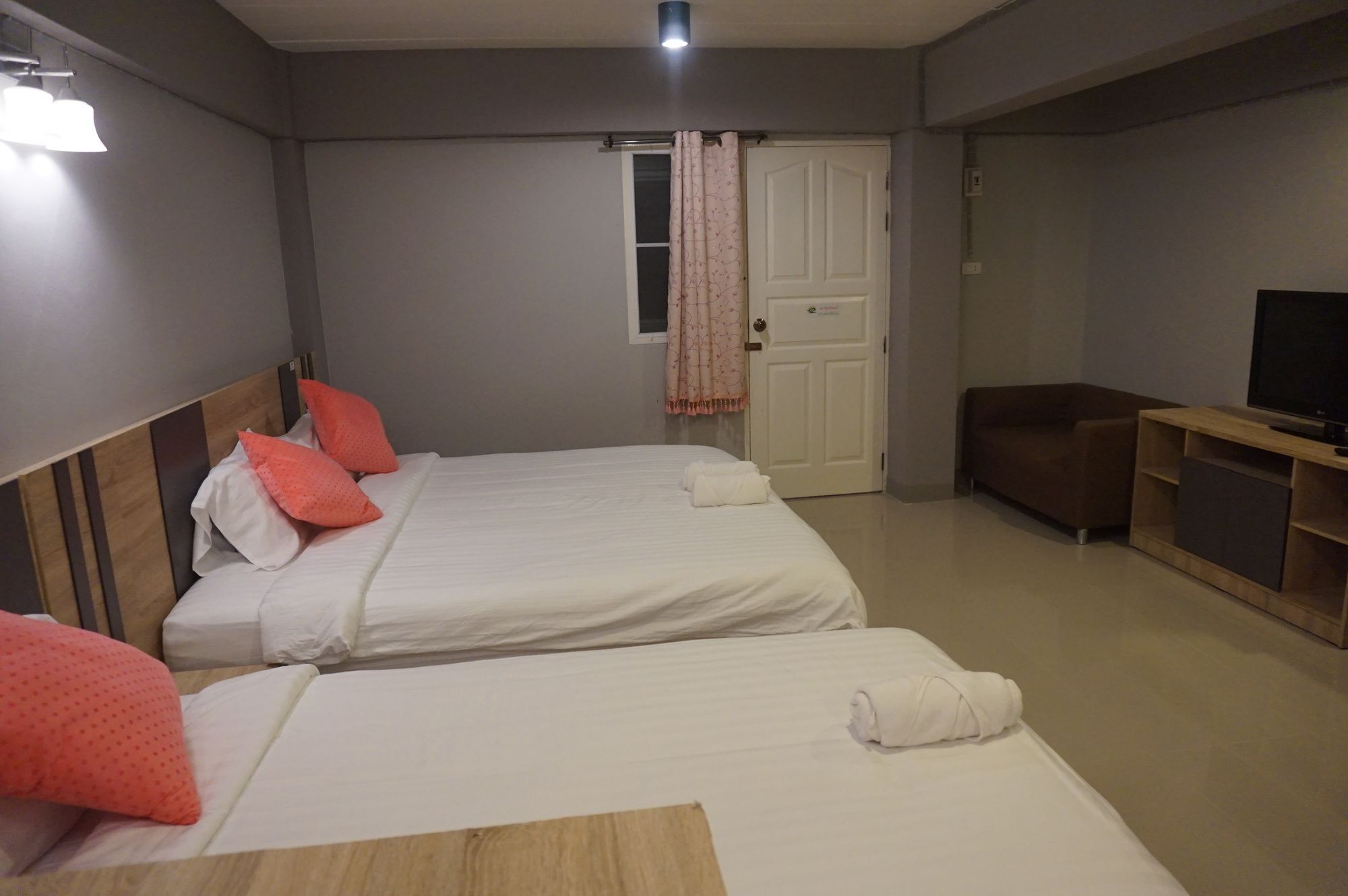 Rinrada Place Hotel Ubon Ratchathani Exterior foto