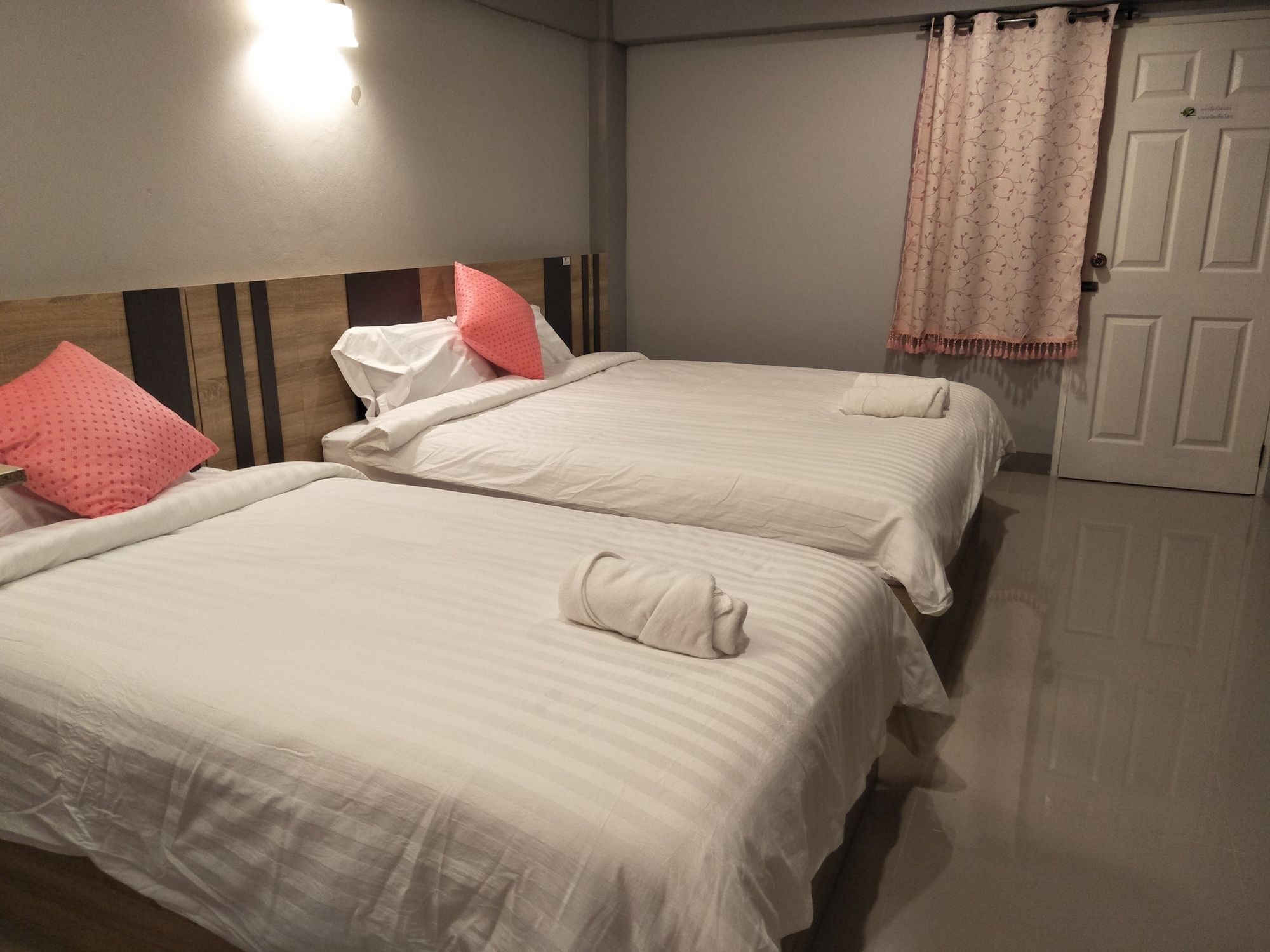 Rinrada Place Hotel Ubon Ratchathani Exterior foto